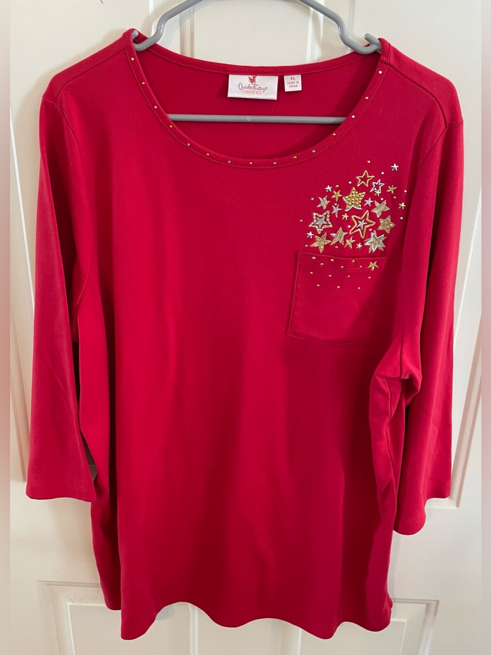 Quacker Factory embroidered star top